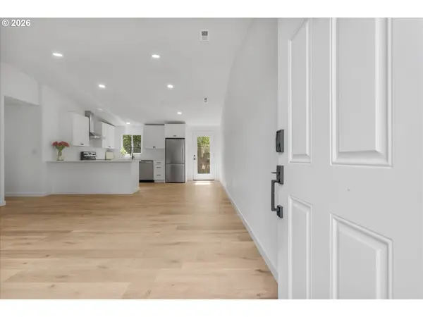 604 S VERMONT ST, Portland, OR 97219