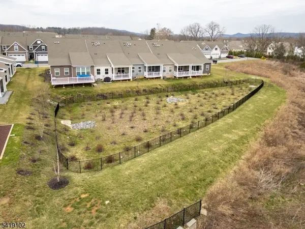 18 Sparrowhawk St, Washington Twp., NJ 07882