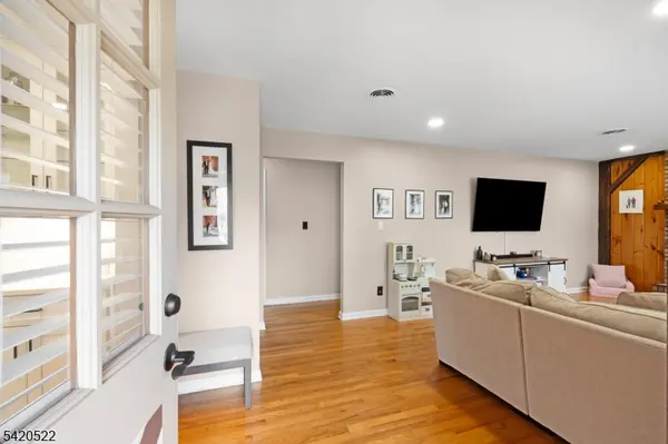 719 Brooklyn Ave, Raritan Boro, NJ 08869