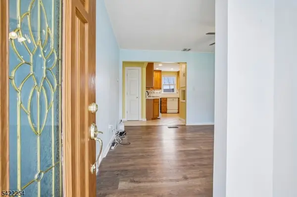 287 Roosevelt Ln, Kenilworth Boro, NJ 07033