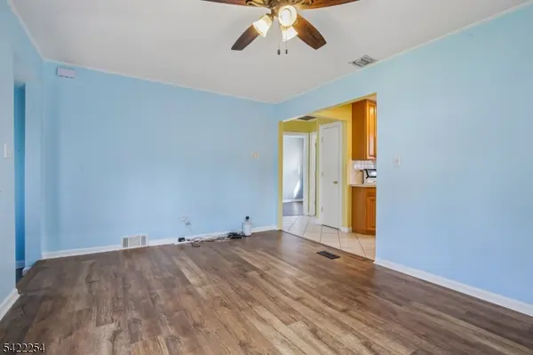 287 Roosevelt Ln, Kenilworth Boro, NJ 07033