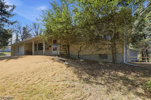 46 Shawnee Trl, Sparta Twp., NJ 07871