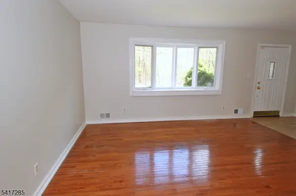 73 Winchester Rd, Livingston Twp., NJ 07039