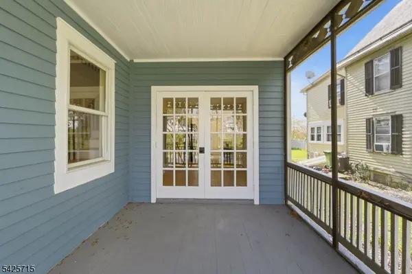 15 Maple Ave, Newton Town, NJ 07860