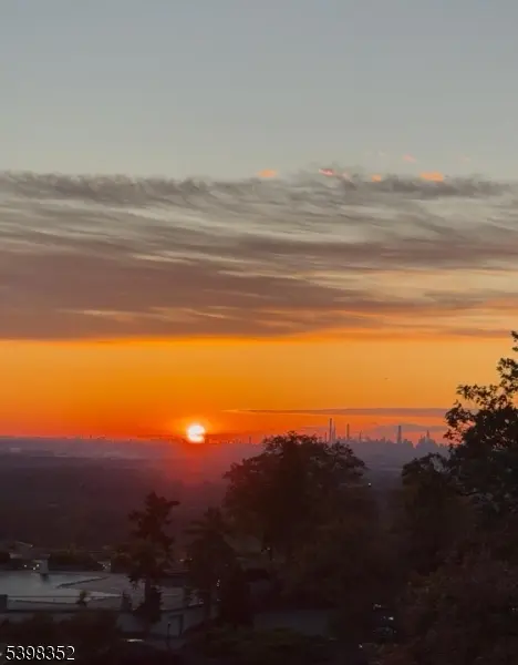 1 Claridge Dr #726, Verona Twp., NJ 07044