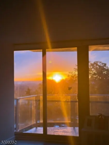 1 Claridge Dr #726, Verona Twp., NJ 07044