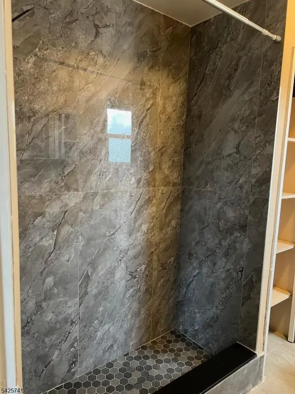 11 Griggs Pl, Manville Boro, NJ 08835