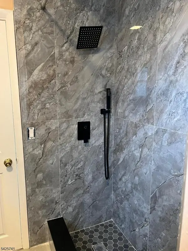 11 Griggs Pl, Manville Boro, NJ 08835