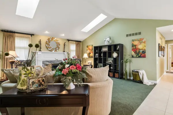 21370 Sabrina DR, Macomb Twp, MI 48044