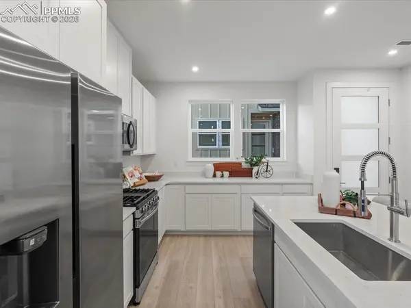 3352 Drumlin GRV, Colorado Springs, CO 80907