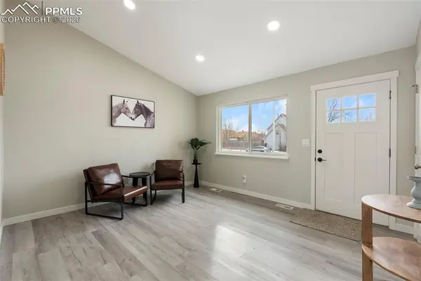 4440 Hollyridge DR, Colorado Springs, CO 80916