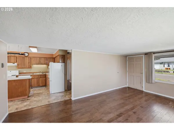 1621 Grant ST, North Bend, OR 97459