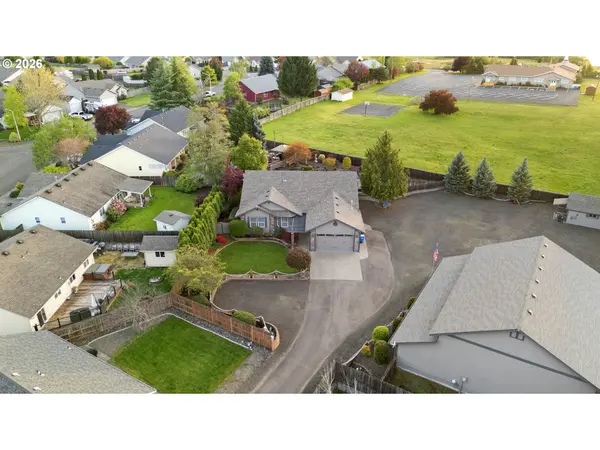 237 CAMBRIDGE DR, Sutherlin, OR 97479