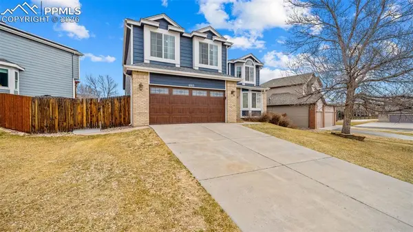 6915 Hillock DR, Colorado Springs, CO 80922