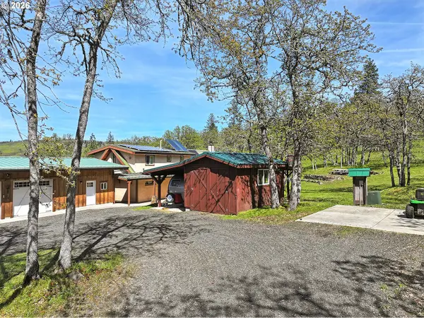 2015 LONELY LN, Mosier, OR 97040