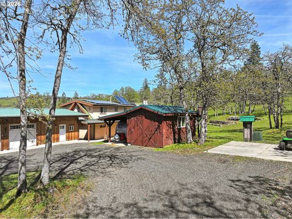 2015 LONELY LN, Mosier, OR 97040