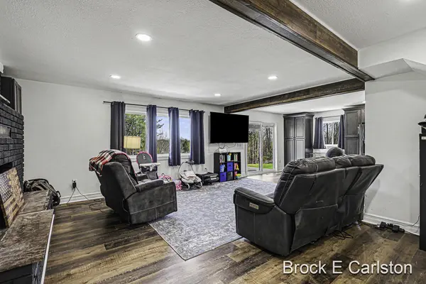 3233 Becker RD, Muskegon Twp, MI 49445