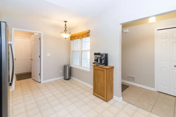 1854 N Kenwyck DR, Superior Twp, MI 48198