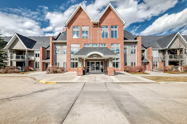 15 Everstone DR SW #276, Calgary, AB T2Y 5B5