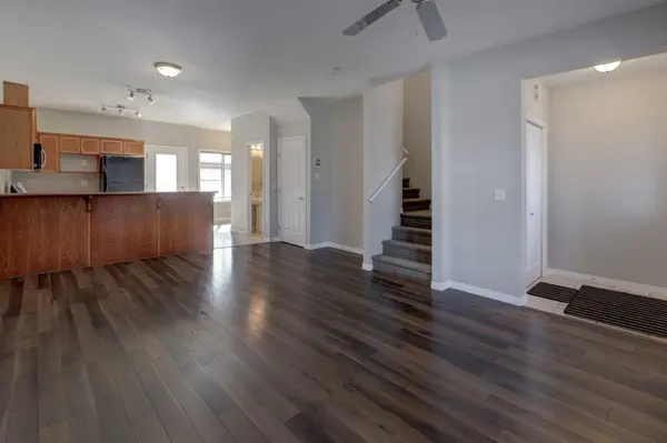 2006 Luxstone BLVD SW #302, Airdrie, AB T4B 3C4