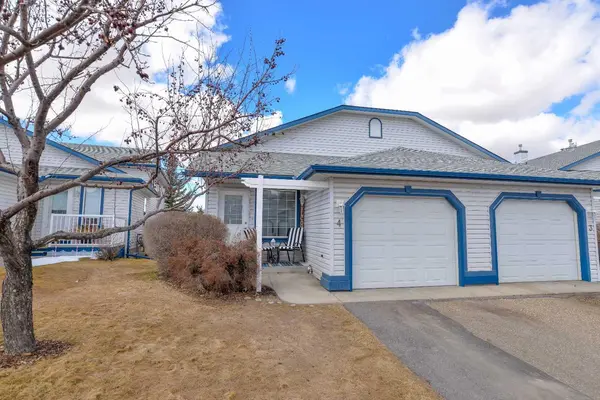 33 Stonegate DR NW #4, Airdrie, AB T4B 2V9