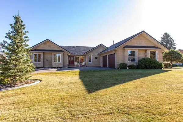 37 Wildrose ST, Rural Lacombe County, AB T4L 1Y4