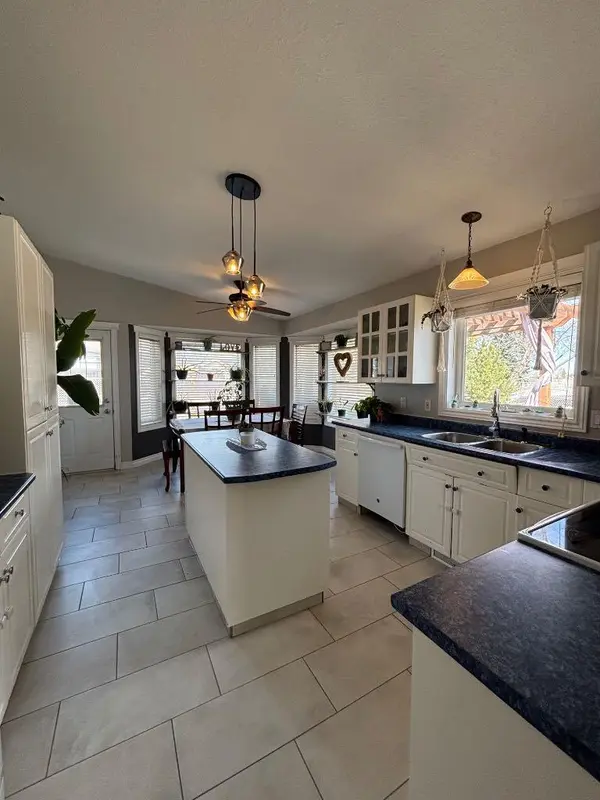 9306 62 AVE, Grande Prairie, AB T8W2E6