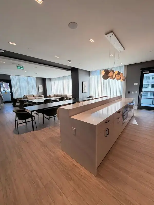 65 Broadway AVE #2702, Toronto C10, ON M4P 1T9