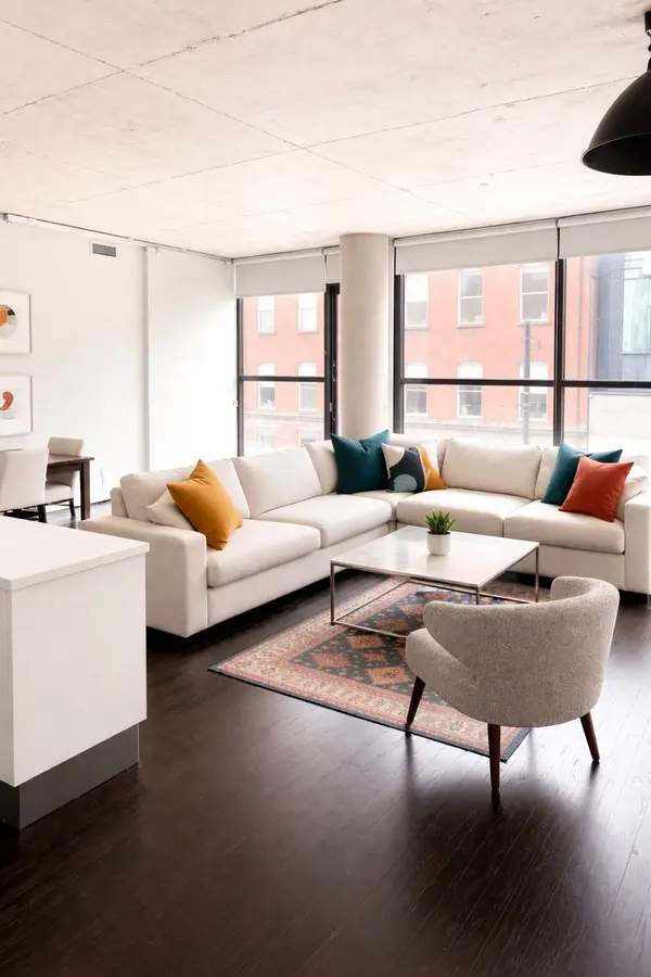 25 Oxley ST #310, Toronto C01, ON M5V 2J5