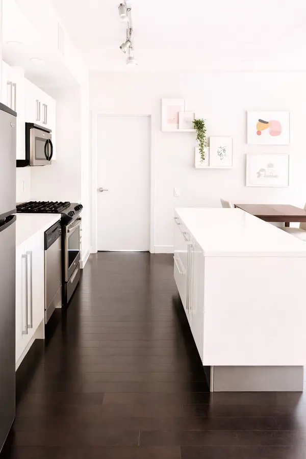 25 Oxley ST #310, Toronto C01, ON M5V 2J5