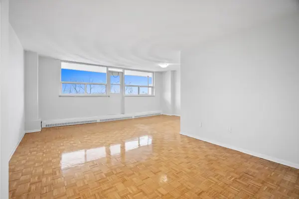 100 Rowena DR #303, Toronto C13, ON M3A 1P9