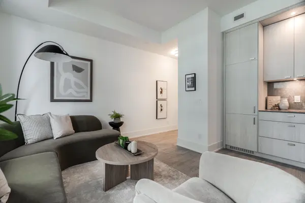 115 Denison AVE #501, Toronto C01, ON M5T 2N1