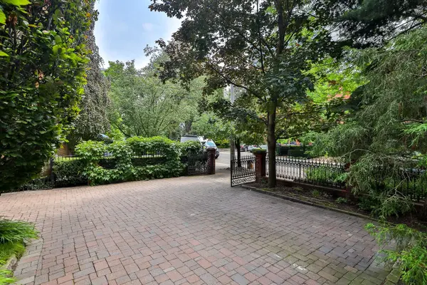 46 Lowther AVE, Toronto C02, ON M5R 1C6