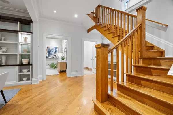 46 Lowther AVE, Toronto C02, ON M5R 1C6