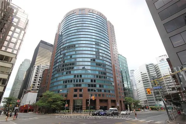 33 University AVE #1102, Toronto C01, ON M5J 2S7