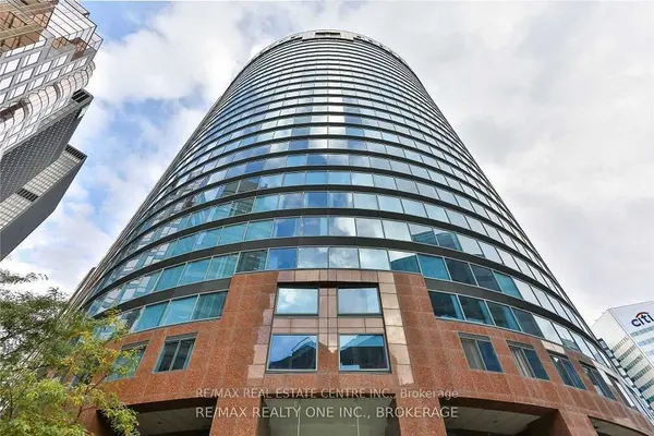 33 University AVE #1102, Toronto C01, ON M5J 2S7