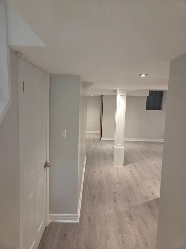 22 Rich CRES, Whitby, ON L1P 1V8