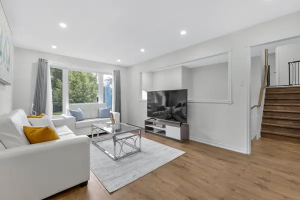 43 Riverglen DR, Georgina, ON L4P 3K7