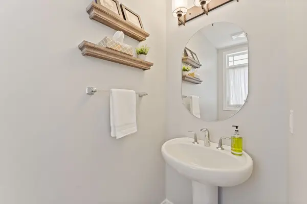 154 Arnold CRES, Essa, ON L3W 0R1