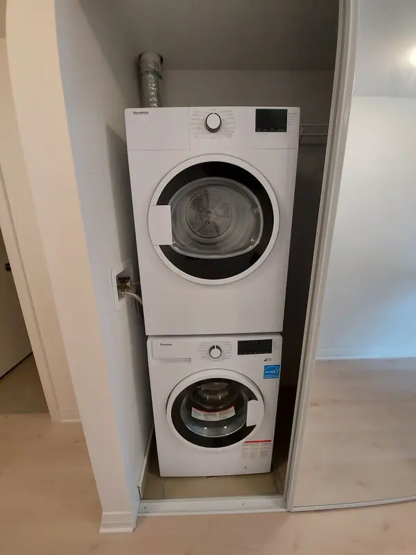 1000 Portage Pkwy #12/4215, Vaughan, ON L4K 0L1