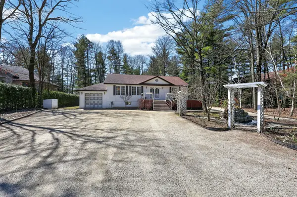 50 Vincent CIR, Tiny, ON L0L 2T0