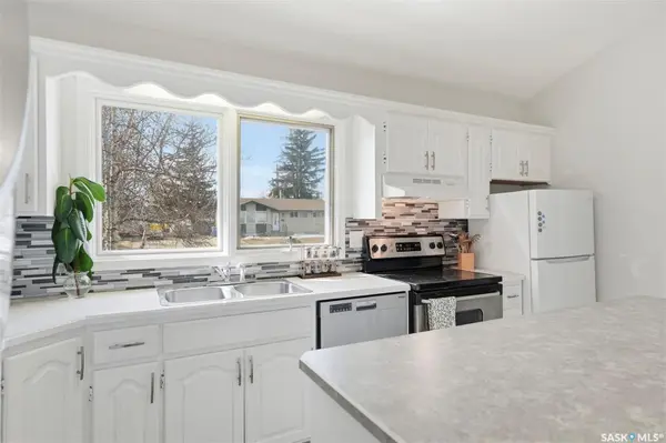 27 Lindsay DRIVE, Saskatoon, SK S7H 3E2