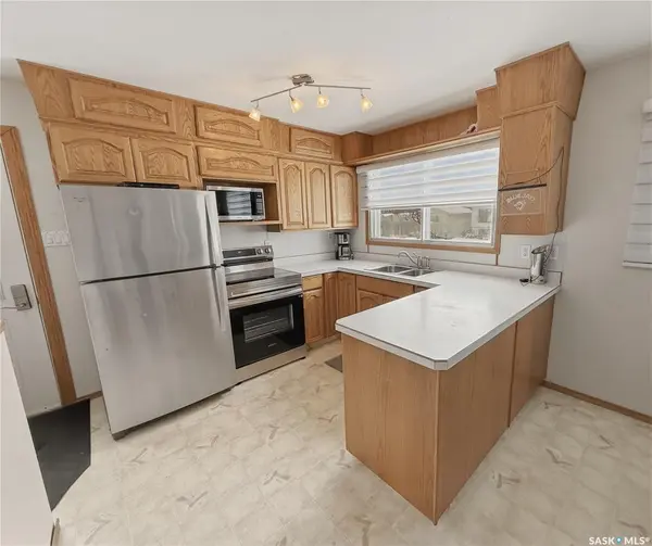 525 6th AVENUE NW, Swift Current, SK S9H 0Y4