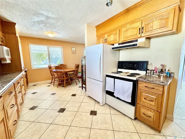 586 Laurier DRIVE, Prince Albert, SK S6V 5M3