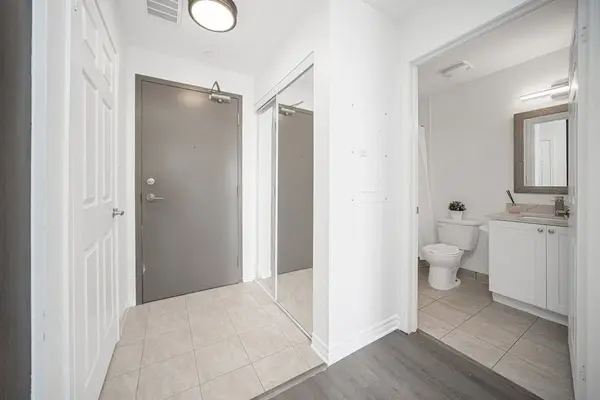 50 Sky Harbour DR #407, Brampton, ON L6Y 6B8