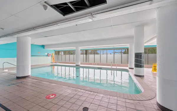 21 Markbrook LN #506, Toronto W10, ON M9V 5E4