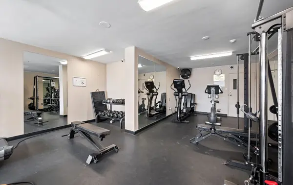 21 Markbrook LN #506, Toronto W10, ON M9V 5E4