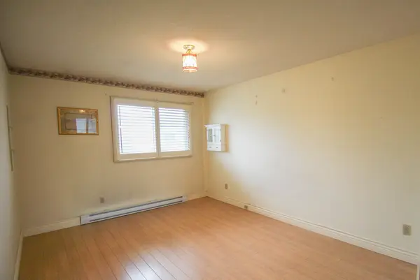 5095 Pinedale AVE #106, Burlington, ON L7L 5K3