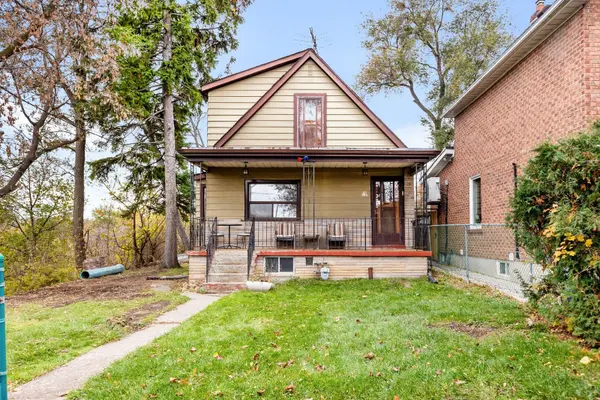 16 Cliff ST, Toronto W03, ON M6N 4L6