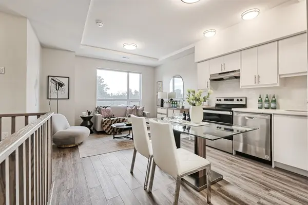 62 Dixfield DR #114, Toronto W08, ON M9C 3W1